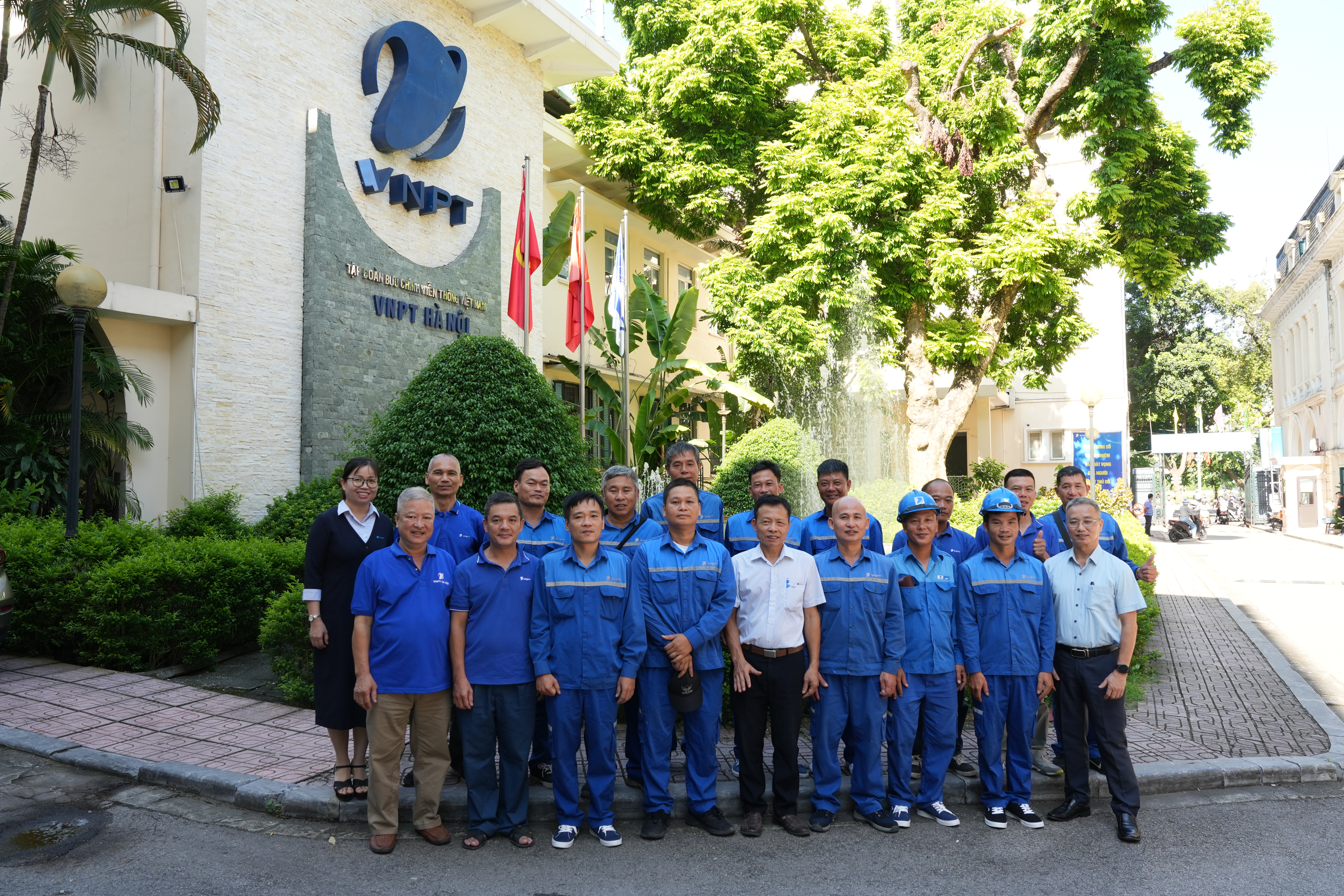 VNPT Hà Nội cử đoàn công tác lên đường hỗ trợ VNPT Hà Tĩnh khắc phục hậu quả cơn bão số 5.