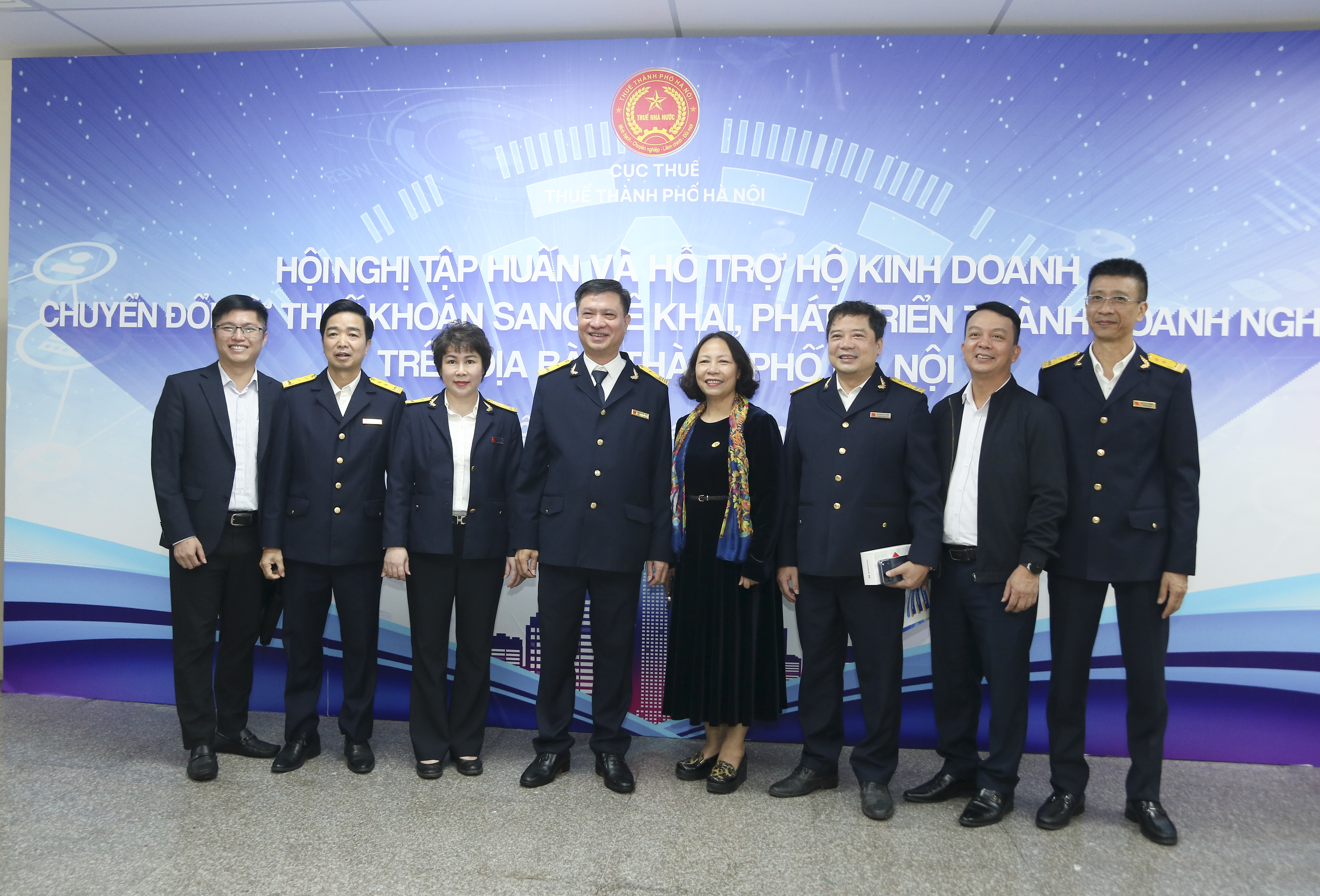 VNPT Hà Nội đồng hành cùng Thuế TP Hà Nội trong chuyển đổi từ thuế khoán sang kê khai và chuyển đổi lên doanh nghiệp cho Hộ kinh doanh