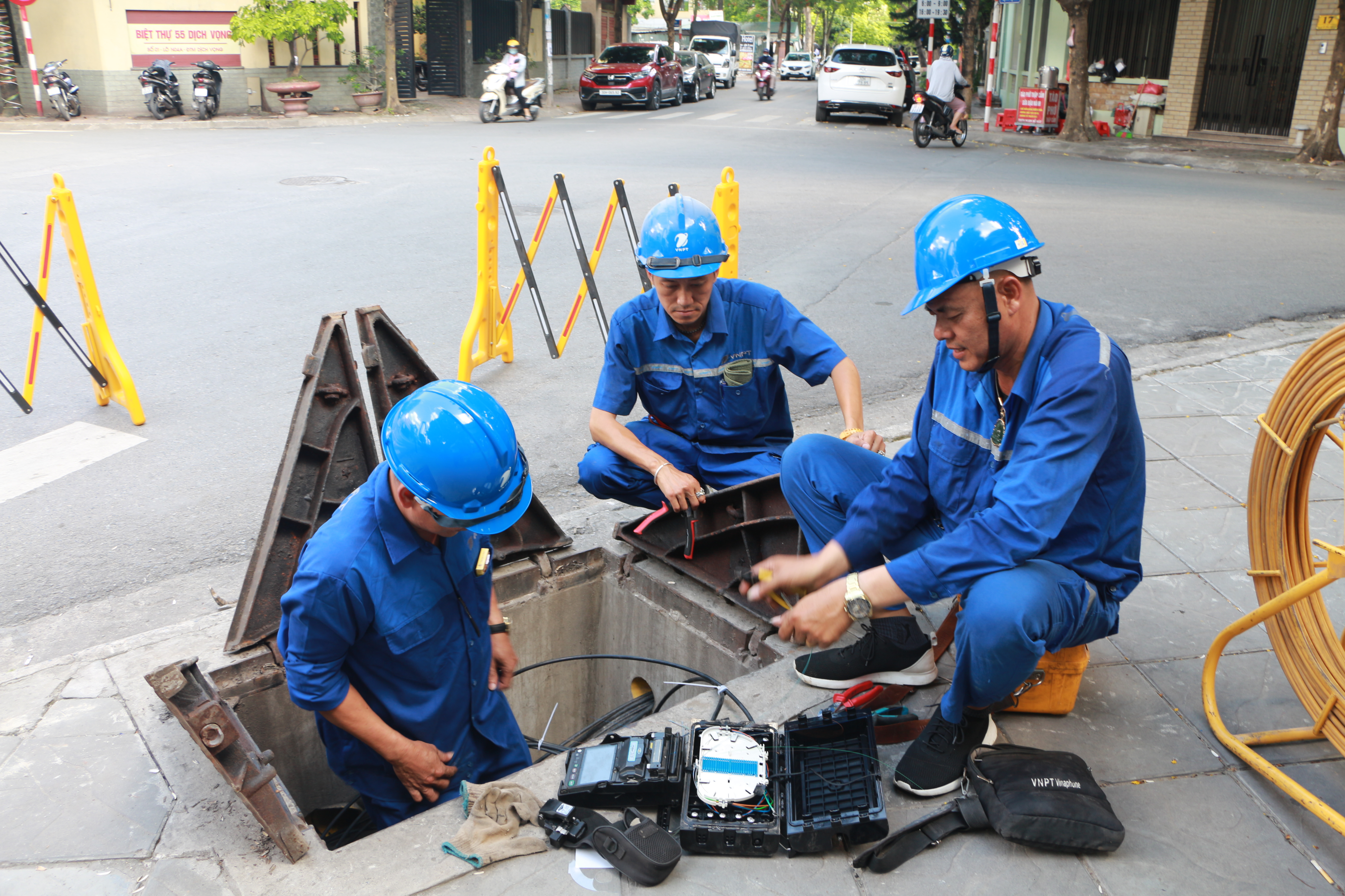 Sửa chữa, hợp lý hóa mạng viễn thông tại khu vực Lý Nam Đế, Trần Phú, Nguyễn Thái Học, Lê Duẩn, Điện Biên Phủ.