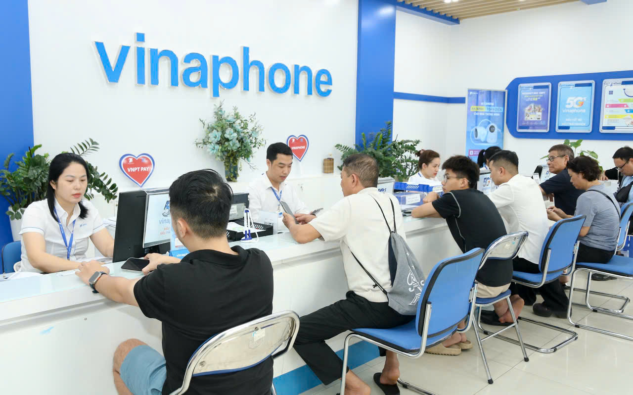 Khách hàng trên toàn quốc dễ dàng xác thực thông tin thuê bao cùng VinaPhone